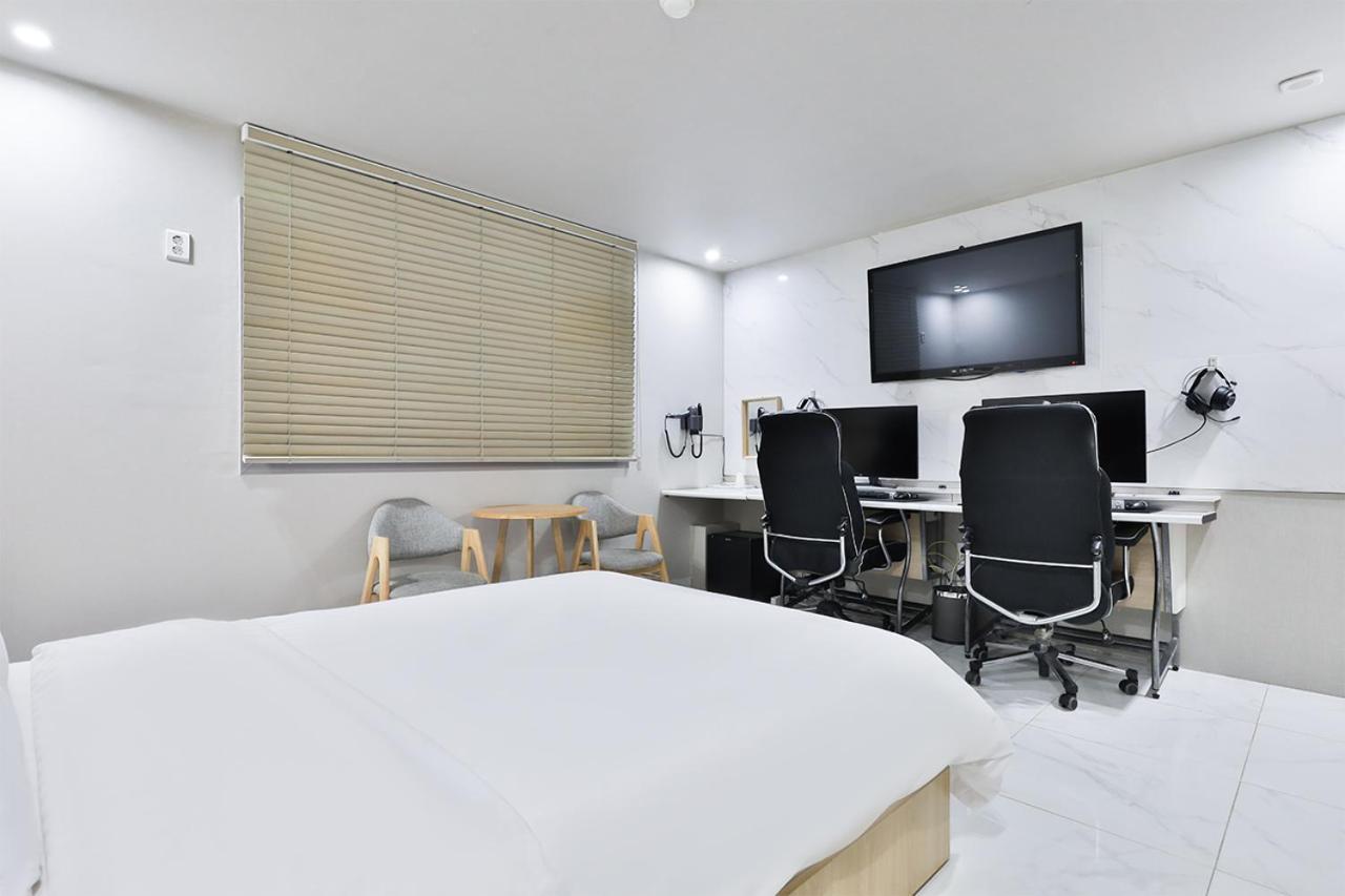 Shire Hotel Busan Station Esterno foto