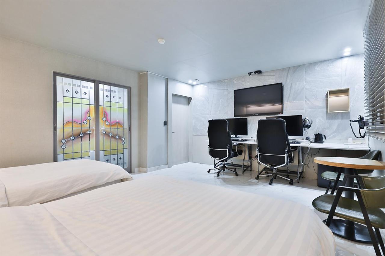 Shire Hotel Busan Station Esterno foto